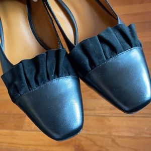 Beautiful black shoes new with tag...